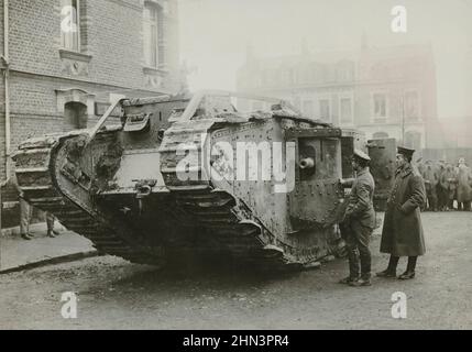 Vintage-Foto des britischen Mark IV Tanks. Cambrai, Frankreich. 1917 Stockfoto