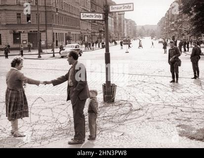 Vintage-Foto der Berliner Krise von 1961: Mauerbau. Stockfoto