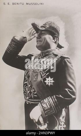 Vintage-Postkarte von Benito Mussolini. Mai 1927 Benito Amilcare Andrea Mussolini (1883–1945) war ein italienischer Politiker und Journalist, der und l Stockfoto