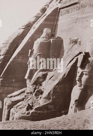 Vintage 19th Jahrhundert Foto von Abu Simbel in Ägypten. Von Francis Frith. 1862 Abu Simbel sind zwei massive Felsentempel im Dorf Abu Simbel, AS Stockfoto