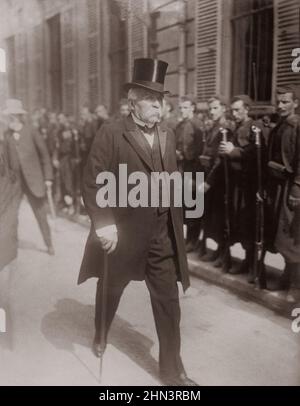 Vintage-Foto von Georges Clemenceau. 1917 Georges Eugène Benjamin Clemenceau (1841–1929) war ein französischer Staatsmann, der als Premierminister von Frankreich diente Stockfoto