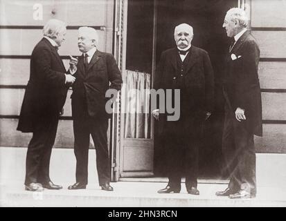 Vintage-Foto von „Big Four“-Weltführern auf der Friedenskonferenz zum Ersten Weltkrieg in Paris, 27. Mai 1919. Von links nach rechts: Premierminister David Lloyd Georg Stockfoto