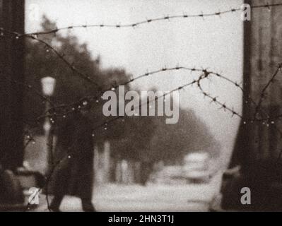 Berliner Krise von 1961. Die Serie der archivel-Fotos zeigt das Reiseverbot zwischen Ost- und West-Berlin im August 1961 und den Bau von Barrikaden Stockfoto