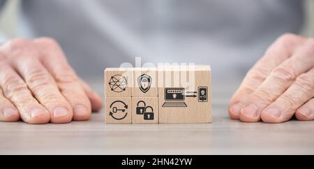 Holzblöcke mit Symbol des 2fa-Konzepts Stockfoto