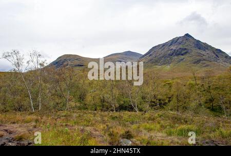 Blick vom Glen Etive Tal auf die Berge in den schottischen Highlands Stockfoto