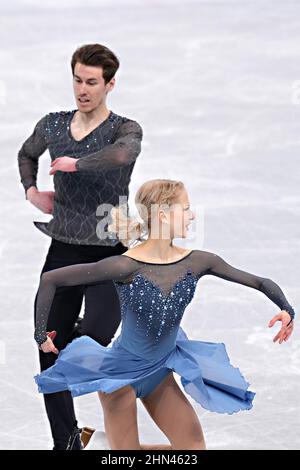 Peking, China. 14th. Februar 2022. Juulia Turkkila und Matthias Versluis aus Finnland treten am Montag, den 14. Februar 2022, beim Eiskunstlauf-Wettbewerb Free im Capital Indoor Stadium bei den Olympischen Winterspielen 2022 in Peking auf. Gabriella Papadakis und Guillaume Cizeron aus Frankreich gewannen die Goldmedaille, Victoria Sinitsina und Nikita Katsalapov aus Russland, die Silbermedaille und Madison Hubbell und Zachary Donohue aus den USA die Bronzemedaille. Foto von Richard Ellis/UPI Credit: UPI/Alamy Live News Stockfoto