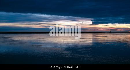 Blue Hour in Le Hourdel, Cayeux-sur-mer, Frankreich Stockfoto