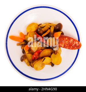 Blick von oben auf die Bratkartoffeln im spanischen Stil Stockfoto