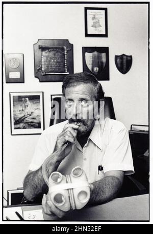 Zu Hause bei dem Bauchredner und TV-Pionier Paul Winchell, der auch ein Erfinder war. Er besitzt das Patent für eines der ersten künstlichen Herzgeräte. In seinem Heimatbüro in Sylmar, Los Angeles. Stockfoto