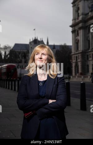 Rosie Duffield, 50-jährige Abgeordnete der Labour-Partei für Canterbury, die in den sozialen Medien von lokalen politischen Aktivisten schikaniert wurde. Whitehall, London, Großbritannien Stockfoto