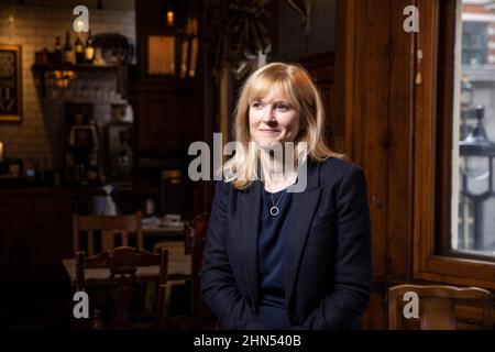 Rosie Duffield, 50-jährige Abgeordnete der Labour-Partei für Canterbury, die in den sozialen Medien von lokalen politischen Aktivisten schikaniert wurde. Whitehall, London, Großbritannien Stockfoto