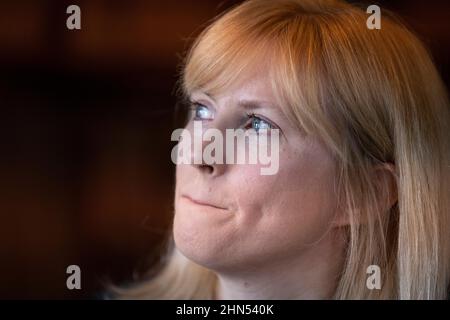 Rosie Duffield, 50-jährige Abgeordnete der Labour-Partei für Canterbury, die in den sozialen Medien von lokalen politischen Aktivisten schikaniert wurde. Whitehall, London, Großbritannien Stockfoto