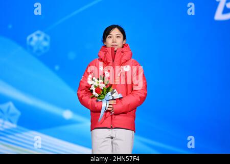 Peking, China. Kredit: MATSUO. 14th. Februar 2022. Miho Takagi (JPN) Eisschnelllauf: Medaillenübergabe der Frauen 500m während der Olympischen Winterspiele 2022 in Peking auf dem Beijing Medal Plaza in Peking, China. Kredit: MATSUO .K/AFLO SPORT/Alamy Live Nachrichten Stockfoto