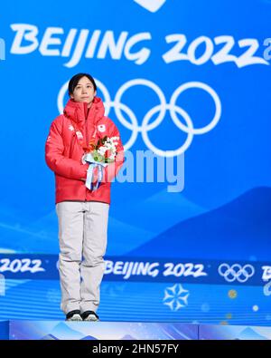 Peking, China. Kredit: MATSUO. 14th. Februar 2022. Miho Takagi (JPN) Eisschnelllauf: Medaillenübergabe der Frauen 500m während der Olympischen Winterspiele 2022 in Peking auf dem Beijing Medal Plaza in Peking, China. Kredit: MATSUO .K/AFLO SPORT/Alamy Live Nachrichten Stockfoto