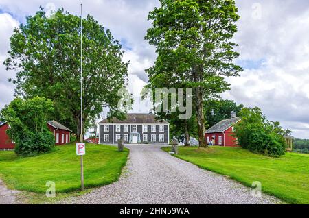 Außenansicht des Herrenhauses von Ekholmen in der Siedlung Gunnarsnäs bei Mellerud, Dalsland, Västra Götalands län, Schweden. Stockfoto