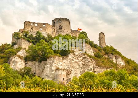 Château Gaillard ist eine mittelalterliche Burg, die von Richard dem Löwenherz oberhalb von Les Andelys auf den Klippen der seine in der Normandie, Frankreich, errichtet wurde Stockfoto