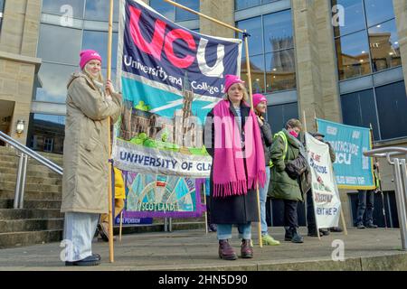 Glasgow, Schottland, Großbritannien 14th. Februar 2022. Hochschulpersonal Kundgebung auf den Stufen der Buchanan Galerien heute . Credit Gerard Ferry/Alamy Live News Stockfoto