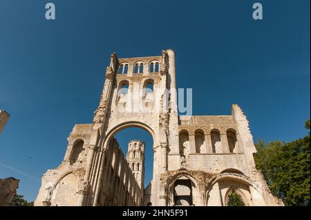 Im Seinetal gilt die Abtei Jumièges als eine der schönsten Ruinen Frankreichs, hier die église Notre-Dame Stockfoto