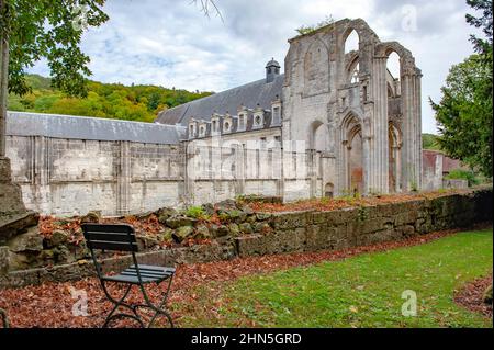 Das benediktinerkloster Saint-Wandrille ist ein Juwel der Touristenstraße „Route des Abbaines Normandes“ in Rives-sur-seine, Normandie, Frankreich Stockfoto