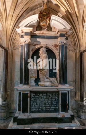 Grab von Sir Michael Warton von Beverley Parke (1577-1655) im Beverley Minster in Beverley, East Riding of Yorkshire, Großbritannien. Stockfoto