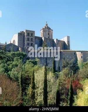 EXTERIEUR-VISTA GENERAL CON PARTE DE LA MURALLA Y TORRE DE S PEDRO GALLIGANS - FOTO AÑOS 90. Lage: CATEDRAL-EXTERIOR. GERONA. SPANIEN. Stockfoto