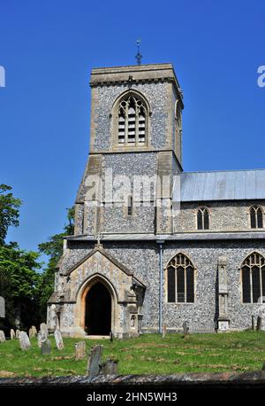 St. Andrew's Church, Blickling, Norfolk an einem sonnigen Tag im Mai. Stockfoto