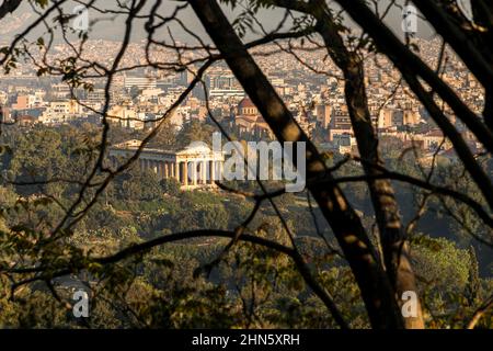 Athen, Griechenland. Luftaufnahmen der antiken Agora von Athen vom Areopag aus, mit dem Tempel des Hephaistos oder Hephaisteion Stockfoto