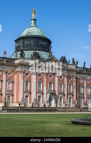 Potsdam, Deutschland, Neues Palais im Park Sanssouci, preußisches Wahrzeichen der Stadt im Barockstil aus dem Jahr 1769. Stockfoto