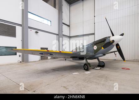 Supermarine Spitfire Mk VIIIc, Kampfflugzeug aus dem 2. Weltkrieg, IWM Duxford Imperial war Museum, Duxford Cambridgeshire UK Stockfoto