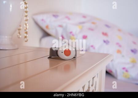 Mobile Notruftaste zu Hause Stockfoto