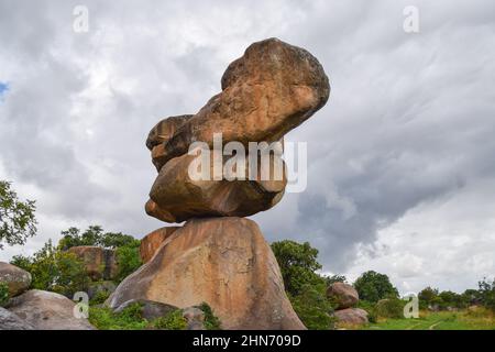 Natürliche Balancierfelsen in Epworth, außerhalb von Harare, Simbabwe, 2018. Quelle: Vuk Valcic/Alamy Stockfoto