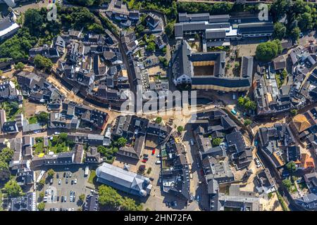 Luftaufnahme, historische Altstadt mit St. Donatus Jesuitenkirche und St. Michael's Gymnasium sowie Stiftskirche St. Chrysanthus und Daria Stockfoto