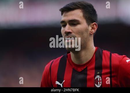 Mailand, Italien, 13th. Februar 2022. Alessio Romagnoli von AC Mailand während der Serie A Spiel bei Giuseppe Meazza, Mailand. Bildnachweis sollte lauten: Jonathan Moscrop / Sportimage Stockfoto