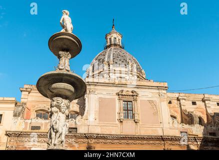 Der Dom der Kirche Santa Caterina auf dem Pretoria-Platz in Palermo, Sizilien, Italien Stockfoto