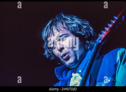 Gitarrist Mick Jones von der anglo-amerikanischen Band Foreigner, die 1985 in der Wembley Arena in London auftrat. Stockfoto