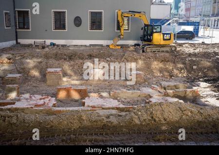 Posen, Wielkopolska, Polen. 14th. Februar 2022. Am Valentinstag in Posen. Im Bild: Die Renovierung des Alten Marktplatzes. (Bild: © Dawid Tatarkiewicz/ZUMA Press Wire) Stockfoto