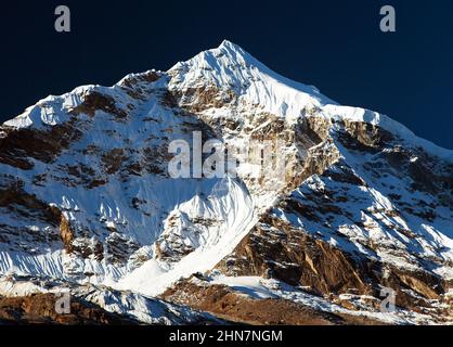 Peak 7 VII, schöner Berg auf dem Weg zum Makalu Basislager, Barun Tal, Nepal Himalaya Berge Stockfoto