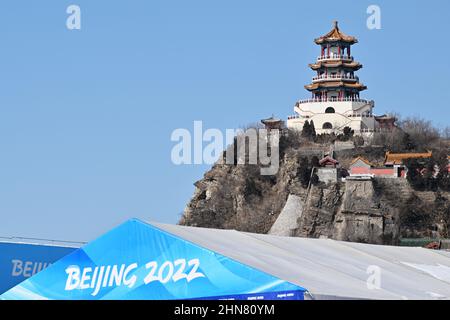 Peking, China. Kredit: MATSUO. 14th. Februar 2022. Allgemeine Ansicht Snowboarding : Männer Big Air Qualifikation während der Olympischen Winterspiele 2022 in Peking bei Big Air Shougang in Peking, China. Kredit: MATSUO .K/AFLO SPORT/Alamy Live Nachrichten Stockfoto
