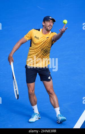 Februar, 14 - Delray Beach: John Millman(AUS) ist hier in Aktion und kehrt zurück, nachdem er den ersten Satz, der Maxime Cressy(USA) 67(2) 76(2) 76(3) während der ersten Runde der Delray Beach Open 2022 von Vitacost in Delray Beach, FL, besiegt hatte. Quelle: Andrew Patron/MediaPunch Stockfoto