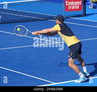 Februar, 14 - Delray Beach: John Millman(AUS) ist hier in Aktion und kehrt zurück, nachdem er den ersten Satz, der Maxime Cressy(USA) 67(2) 76(2) 76(3) während der ersten Runde der Delray Beach Open 2022 von Vitacost in Delray Beach, FL, besiegt hatte. Quelle: Andrew Patron/MediaPunch Stockfoto