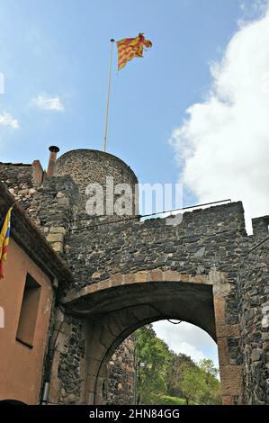 Portal von Barcelona von Hostaric in der Region La Selva Provinz Gerona, Katalonien, Spanien Stockfoto