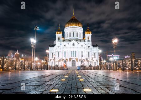 Die Kathedrale Christi, des Erlösers in der Nacht, als Symbol für Tourismus und Christentum in Russland Stockfoto