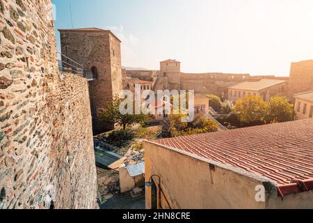 Die Heptapyrgion oder Yedi Kule ist eine byzantinische Festung und ein ehemaliges Gefängnis in der Oberstadt Ano Poli in Thessaloniki. Sehenswürdigkeiten in Griechenland Stockfoto