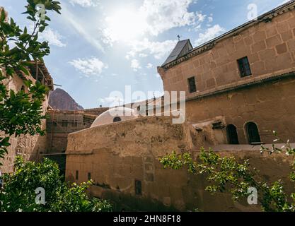 Das Katharinenkloster befindet sich in der Wüste der Sinai-Halbinsel in Ägypten am Fuße des Berges Moses Stockfoto