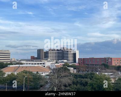 Augusta, GA USA - 12 13 21: Augusta GA Hospital Medical District Downtown Cityscape großes Gebäudezentrum Stockfoto
