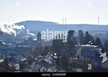 Blick über Mayen im Winter Stockfoto