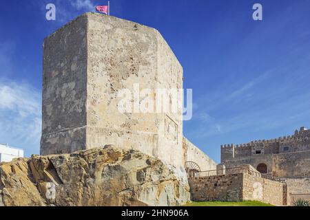 Turm der Burg von Guzman der gute Wächter der Straße von Gibraltar in Tarifa Stockfoto