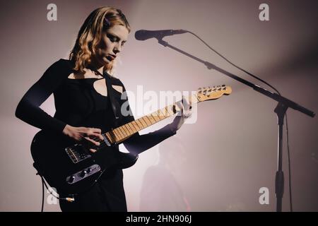 14th. Februar 2022, Glasgow, Schottland: Wolf Alice peform im Barrowland Ballroom am Eröffnungsabend ihrer UK-Tour 2022. Kredit: Thomas Jackson / Alamy Live Nachrichten Stockfoto