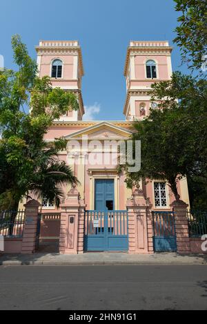 PONDICHERRY, Indien - 15th. Februar 2022: Eglise de Notre Dame des Anges, oder Kirche unserer Lieben Frau von Engeln Stockfoto