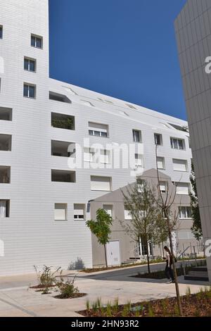 Residence Coeur de Garonne, moderne Wohnanlage auf ehemaligem Industriegebiet im Bastide-Viertel von Bordeaux, Frankreich Stockfoto